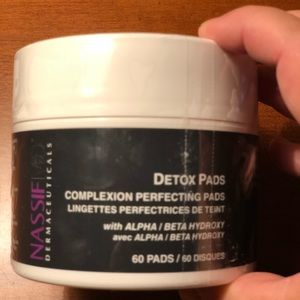 Nassie MD dermaceuticals detox pads.